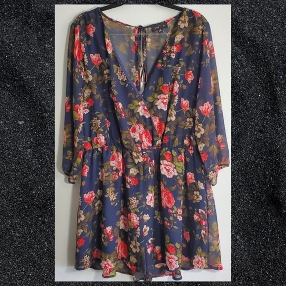 love J Pants - Navy blue floral chiffon romper 3x